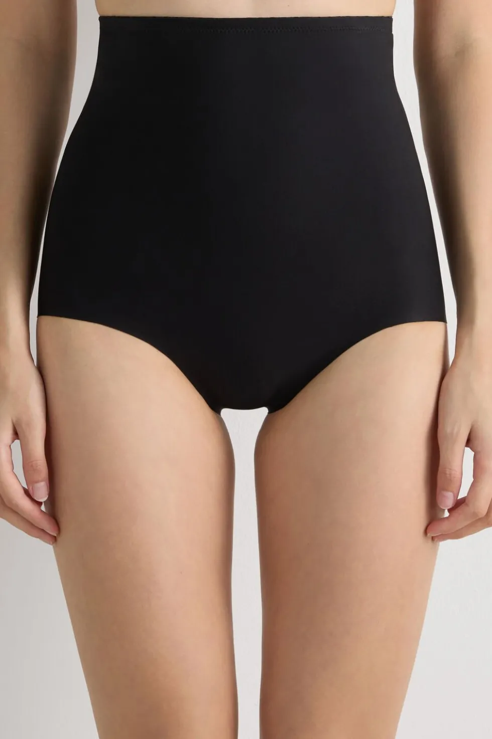 Bezszwowe modelujące figi culotte z wysokim stanem z mikrofibry