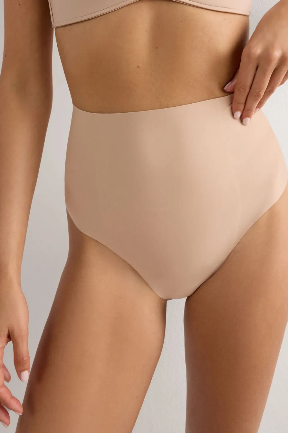 Figi Brazylijskie Culotte z Surowo Wykończonej Mikrofibry