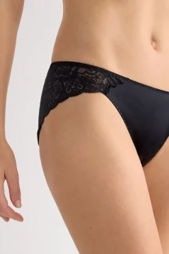 Figi z jedwabiu z koronką