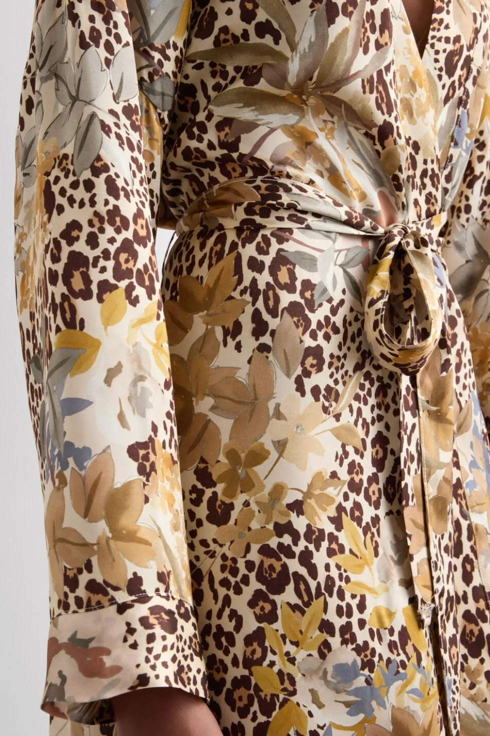 Kimono z Satyny Wiskozowej Animalier Simply Iconic