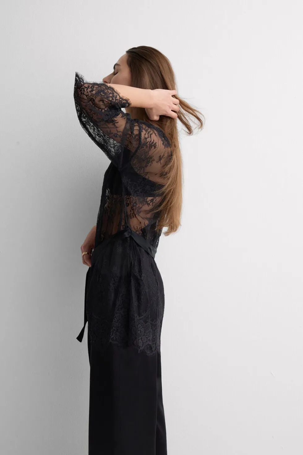 Koronkowy Szlafrok Elegance Embodied