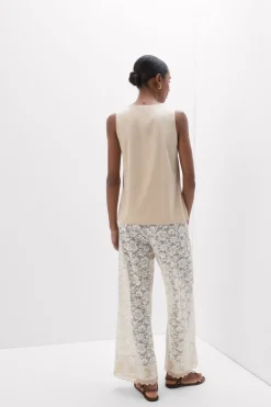 Podkoszulka z bawełny Elevated Cotton z Dekoltem w Serek