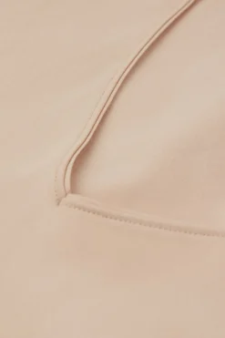 Podkoszulka z bawełny Elevated Cotton z Dekoltem w Serek