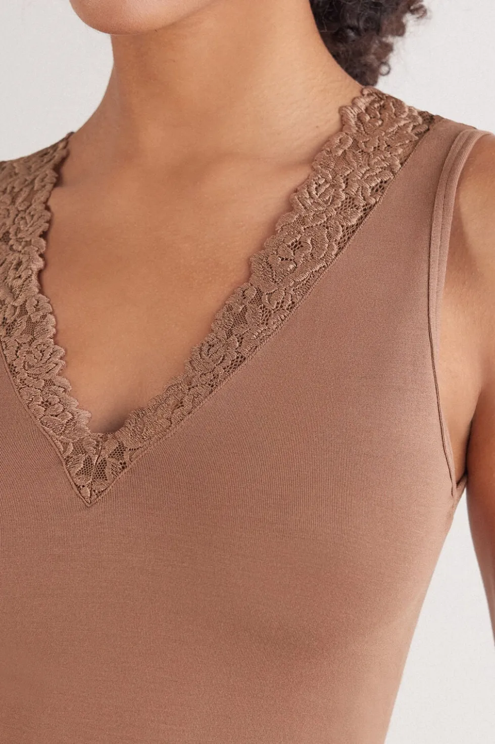 Tank Top z Modalu i Koronki Pretty Flower
